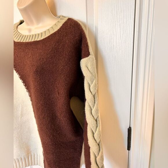 NWT Papermoon Unique Color Block Sweater! ❤️ - Picture 2 of 4
